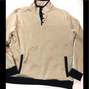 Mens XL soft sweater with front pockets